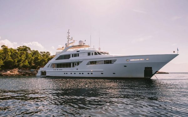 Superyacht OASIS: Charter Special for Summer 2025 in Greece